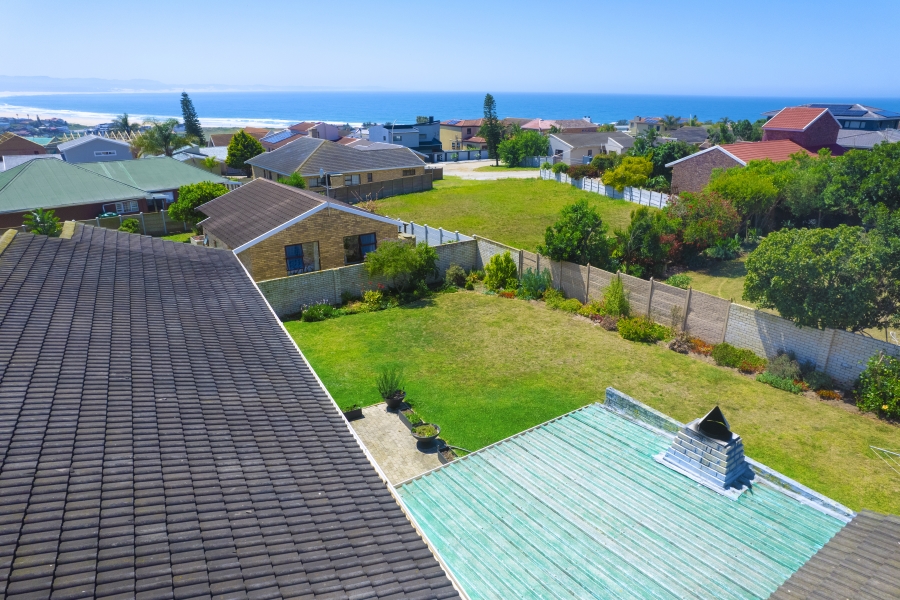 3 Bedroom Property for Sale in Wavecrest Eastern Cape